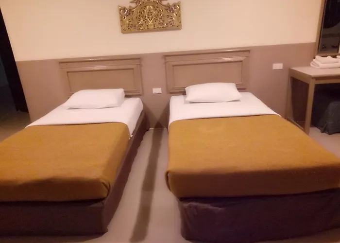 Tongpoon Hotel 3*